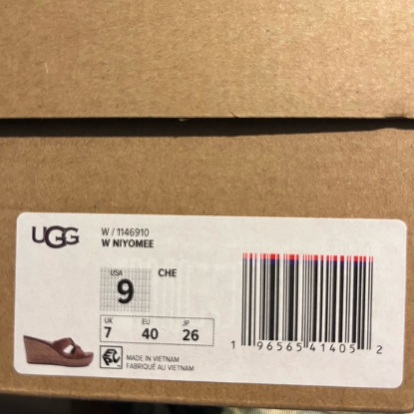 UGG Women's Brown Wedge Sandals - Picture 4 of 4